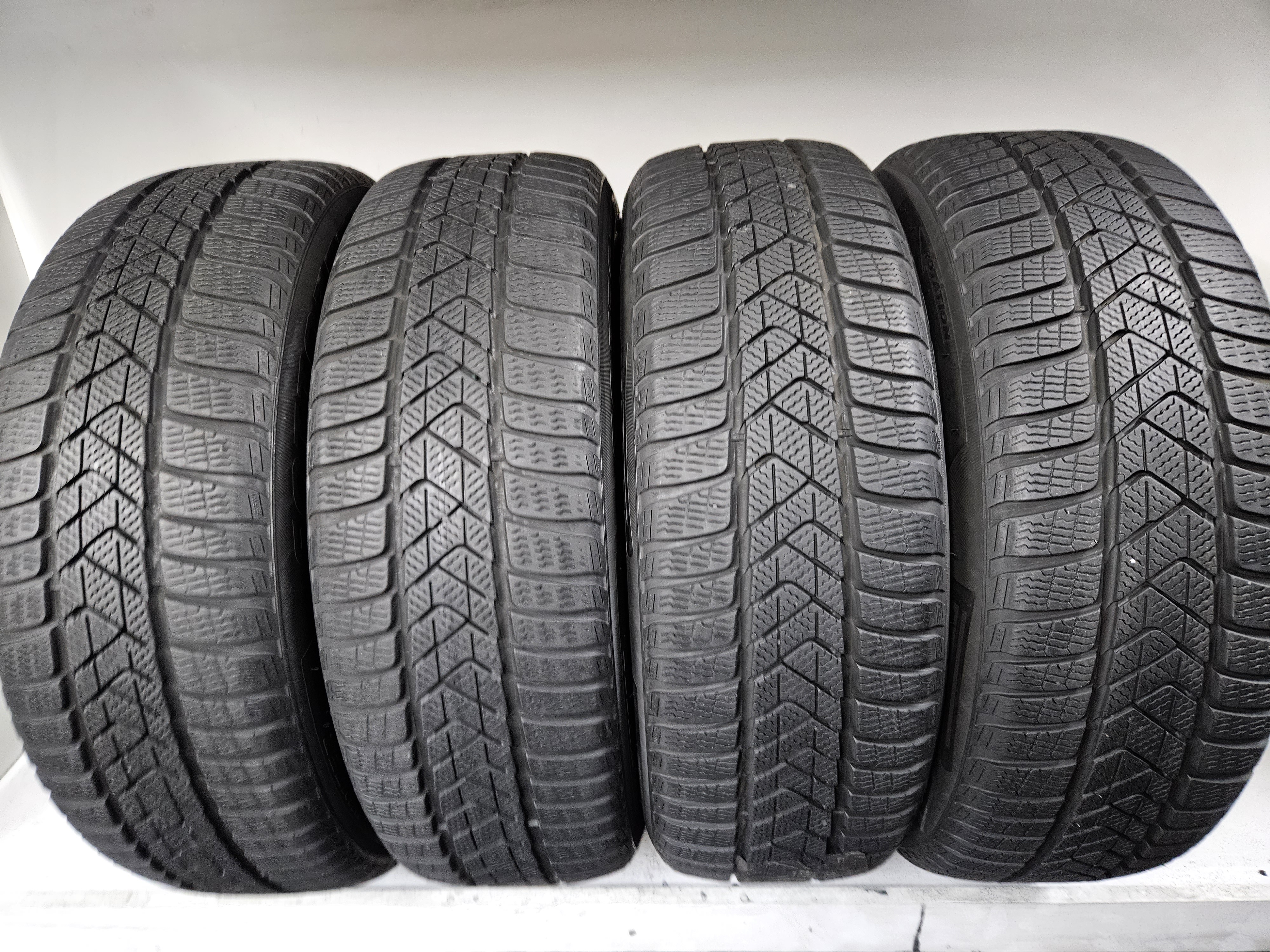 Anvelope Second Hand Pirelli Iarna 225/60 R18 104H