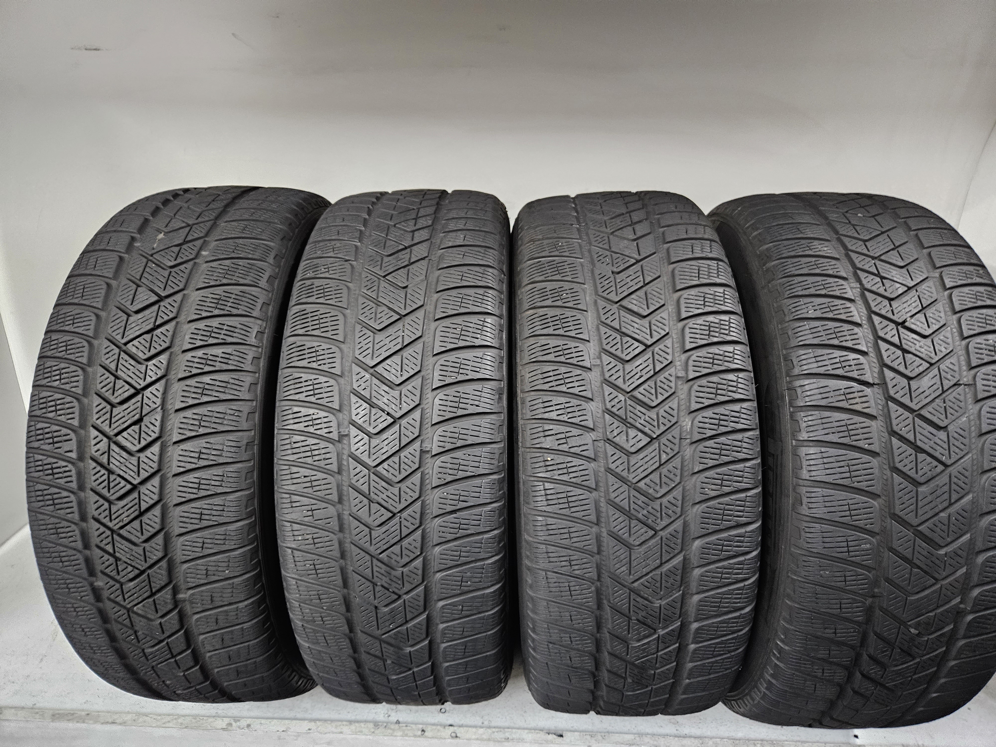 Anvelope Second Hand Pirelli Iarna 235/55 R18 104H